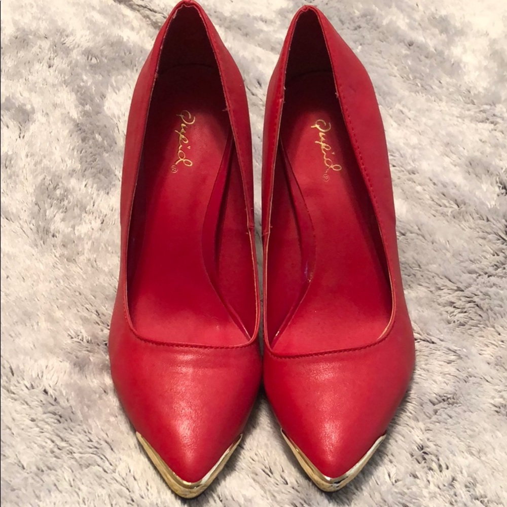 Red pointed heels - Picture 2 of 5